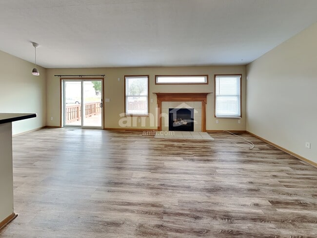 Building Photo - 5864 Westbank Dr