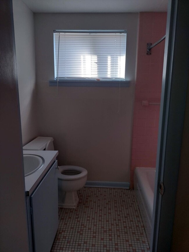 Building Photo - Spacious 4-Bedroom 2-Bath Home in Little Rock's Wakefield Neighborhood