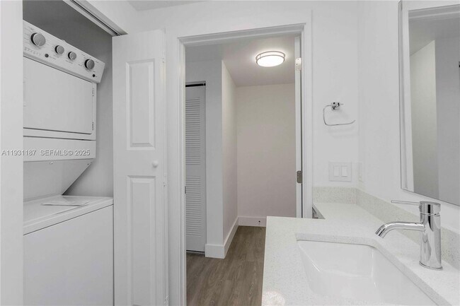 Building Photo - 1620 NW 18th St