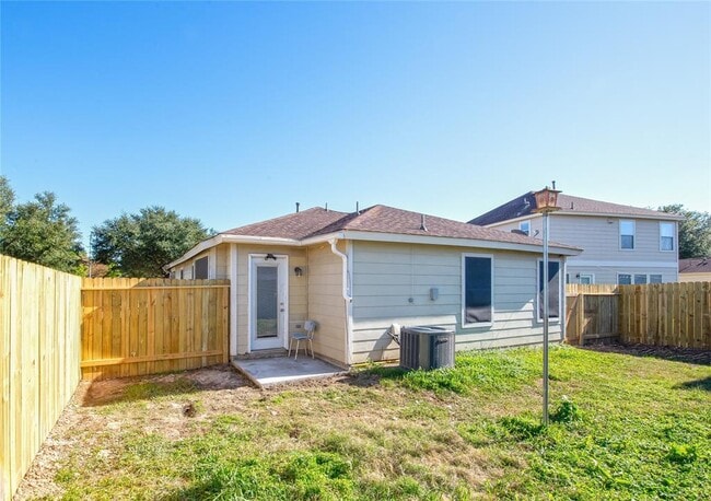 Building Photo - 21219 Misty Brook Bend Ln