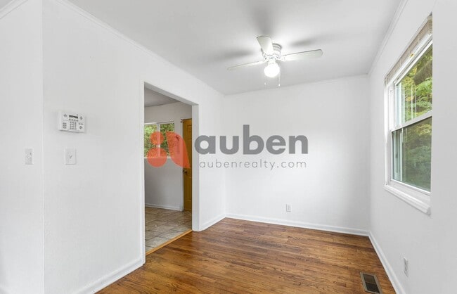 Building Photo - 3 Bedroom Home in St. Elmo! $350 off your ...