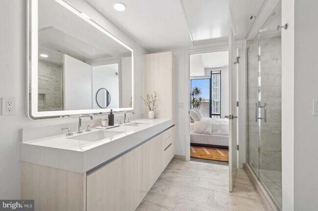 Building Photo - 2650 Woodley Rd NW