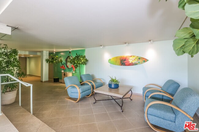 Building Photo - 723 Palisades Beach Rd