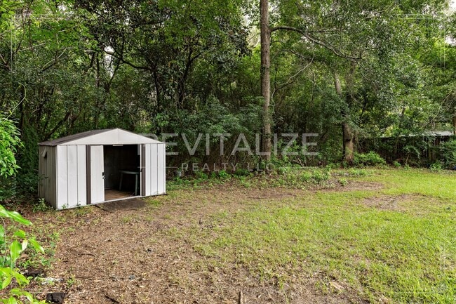 Building Photo - Newly Renovated Brick Home!