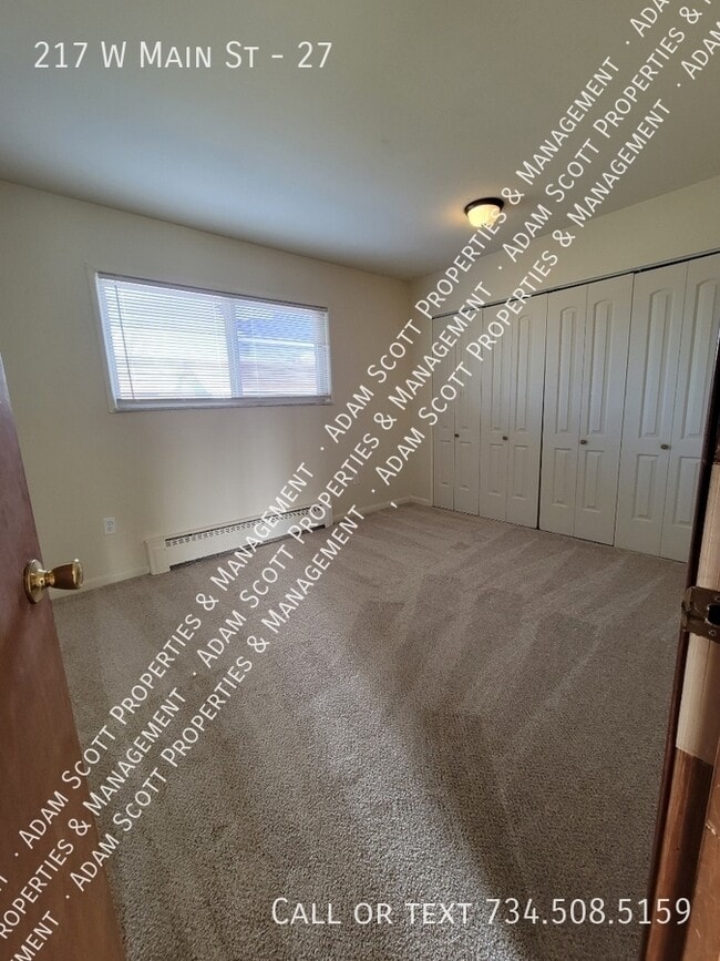 Building Photo - 217 W Main St