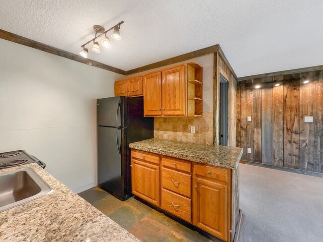 Building Photo - 3bed/2bath Condo, 10 minutes from Breck! Y...