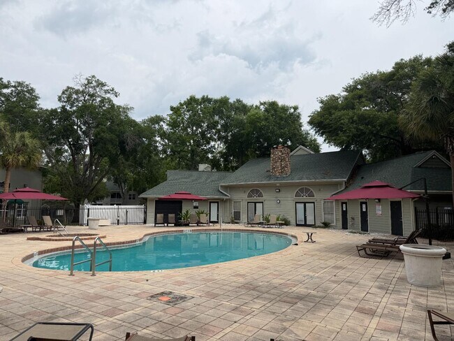 Building Photo - 6004 Westgate Dr