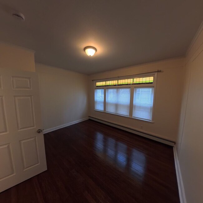 Building Photo - 140-142 Lorraine St