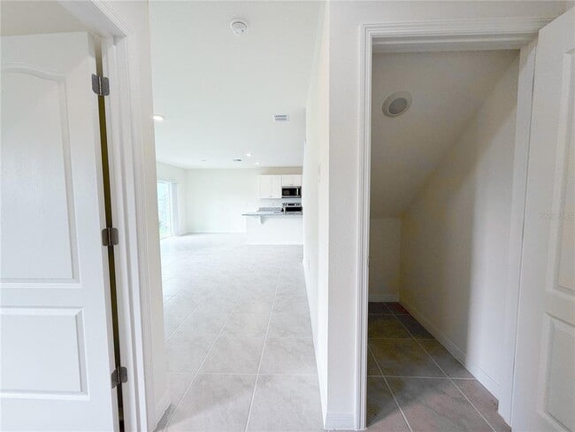 Building Photo - 2054 Tay Wes Dr