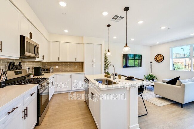 Building Photo - 9608 Nova Pl
