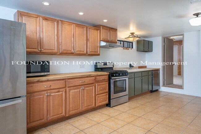 Building Photo - Charming 2BD/2BA Converted Stable in Seren...
