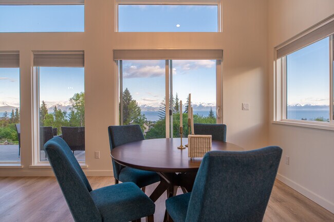 Building Photo - 833 Linstrang Wy