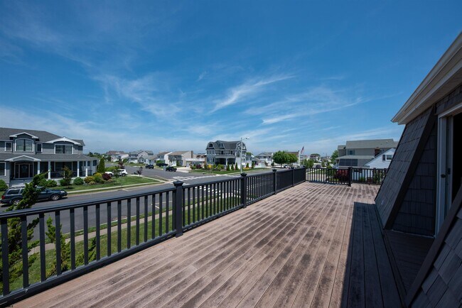 Building Photo - 3201 Bayland Dr