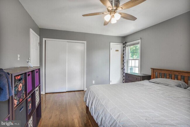 Building Photo - 7039 Calamo St