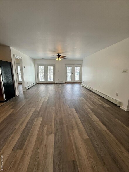 Building Photo - 24 St James Pl