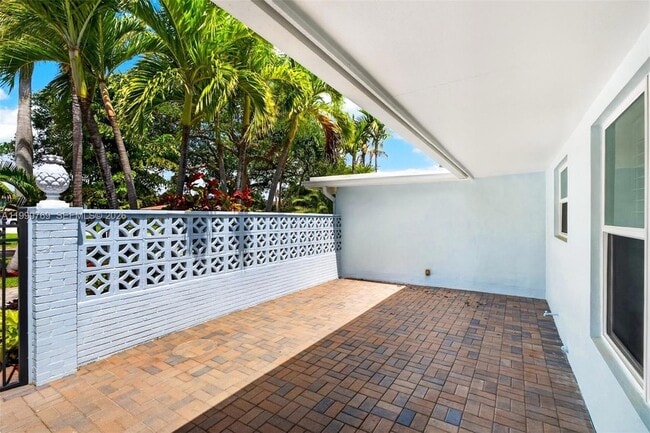 Building Photo - 4010 NE 22nd Ave