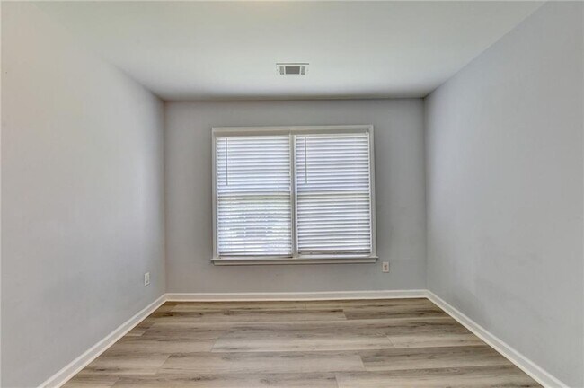 Building Photo - 7635 Harrogate Pl