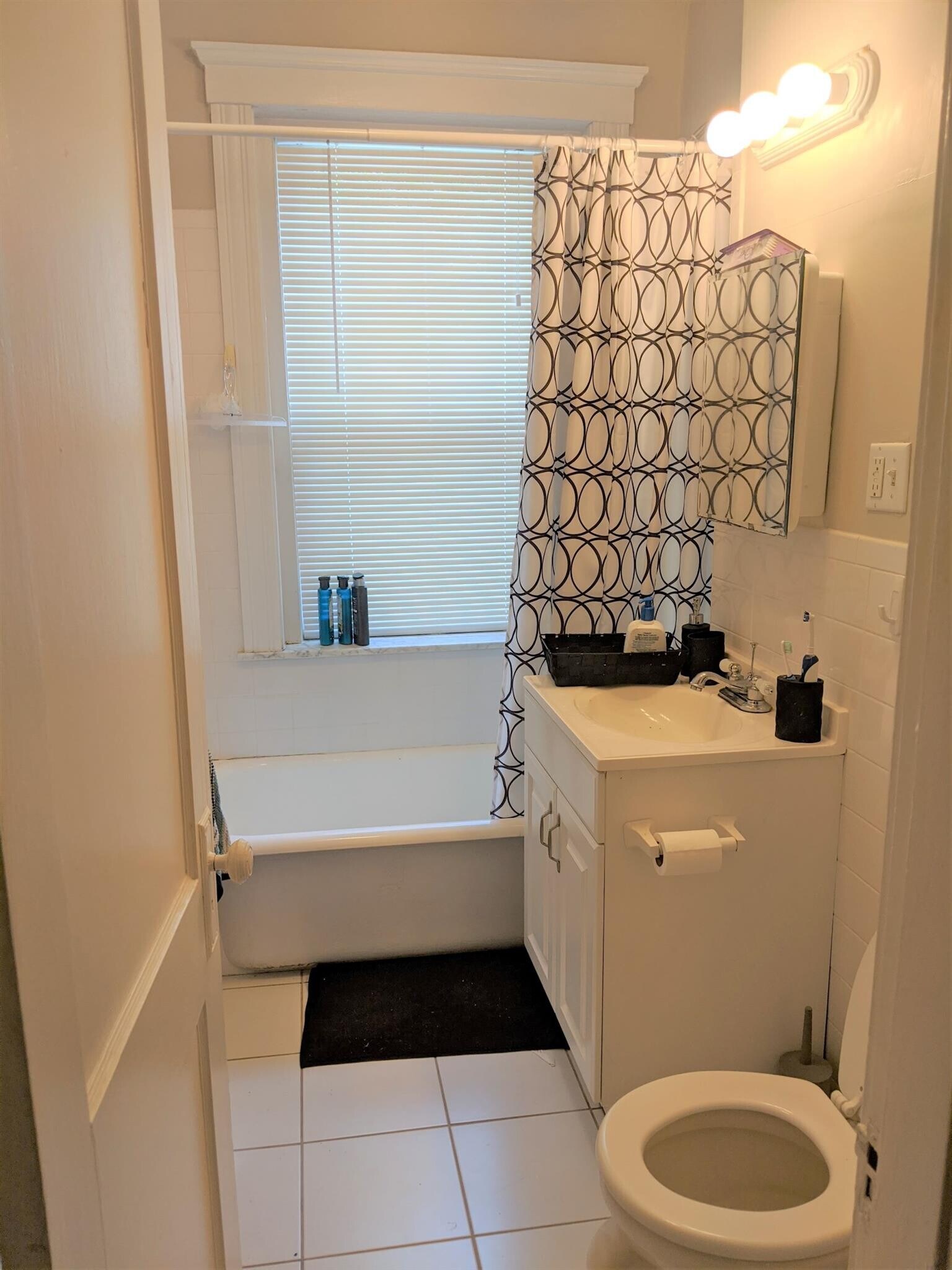 Building Photo - 1 Gray St