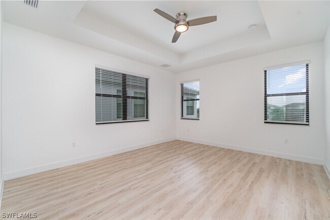 Building Photo - 12750 Woodbury Dr