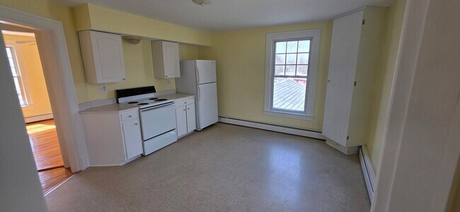 Building Photo - 33 S Main St