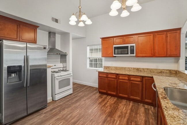 Building Photo - 2148 Irvin Wy