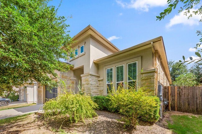 Building Photo - 5209 Mandevilla Dr