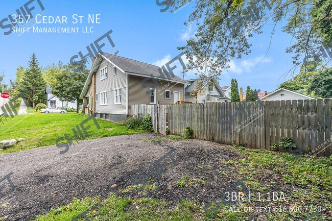 Building Photo - 357 Cedar St NE