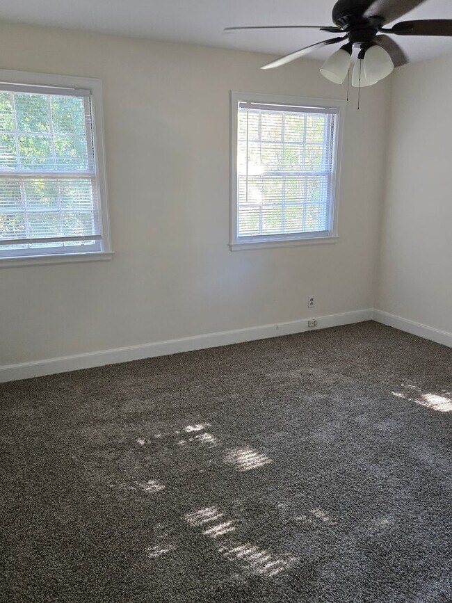 Building Photo - 1633-1635 Enoree Avenue