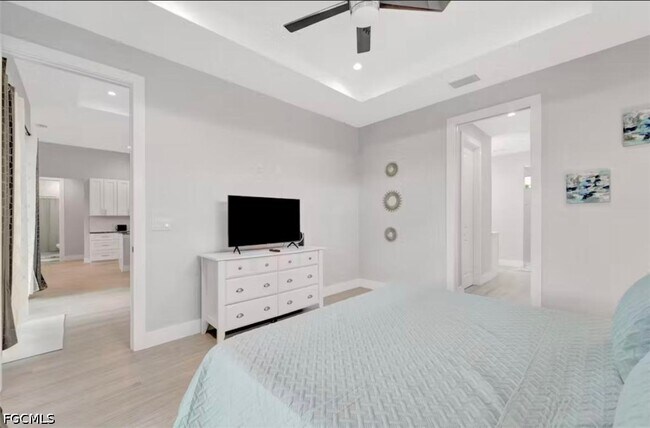 Building Photo - 3222 SW Santa Barbara Pl