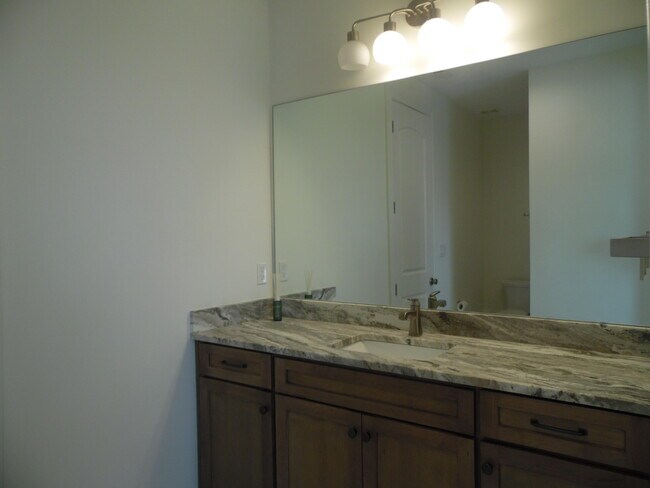 Building Photo - 2331 Coroneo Ln