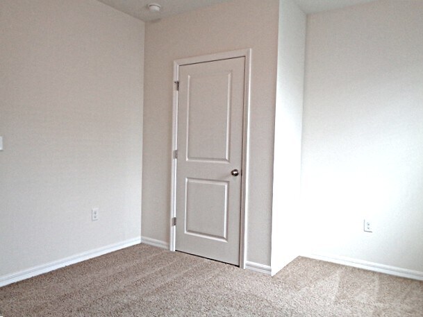 Building Photo - 10927 Carlton Fields Dr