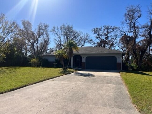 Building Photo - Bring your dog!  2 bedroom, 2 bath, Single family home in South Venice