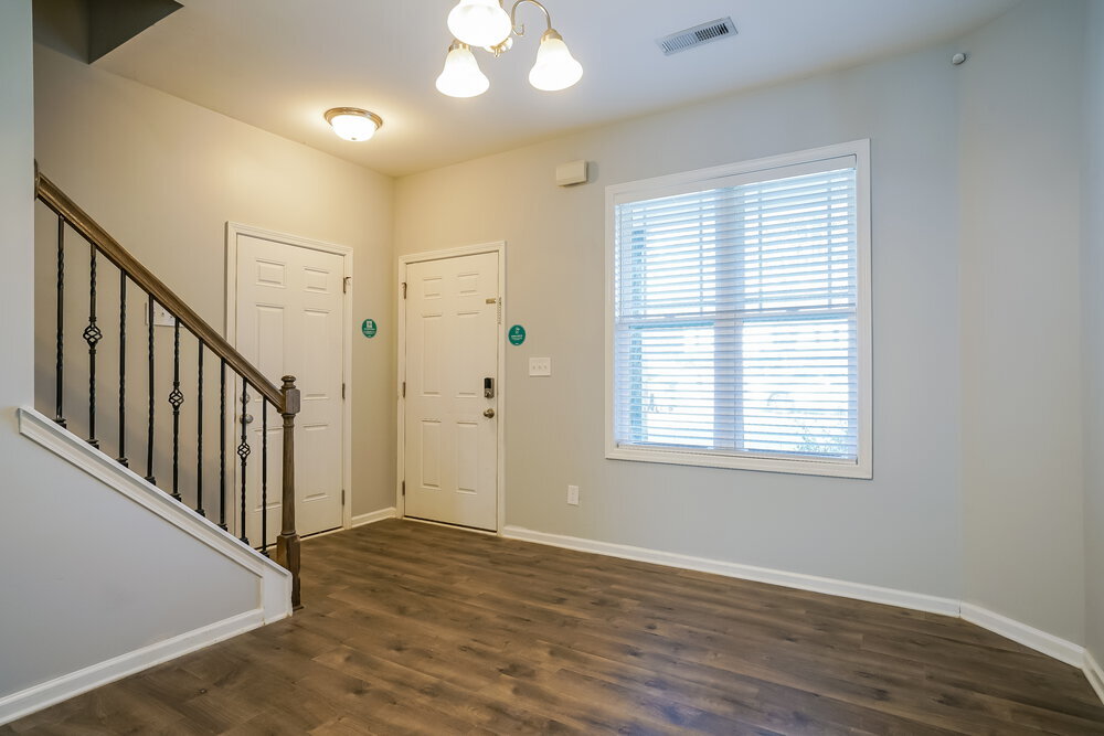 Building Photo - 115 Oakdale Ave