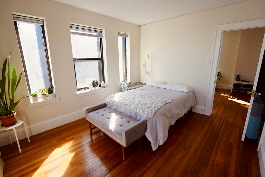 Building Photo - 433 Broadway