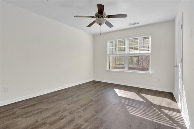 Building Photo - 215 Semel Dr