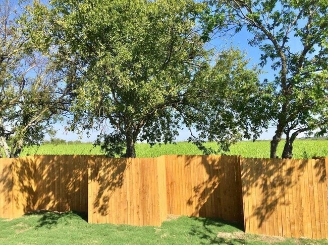 Building Photo - 161 Kookaburra Bend