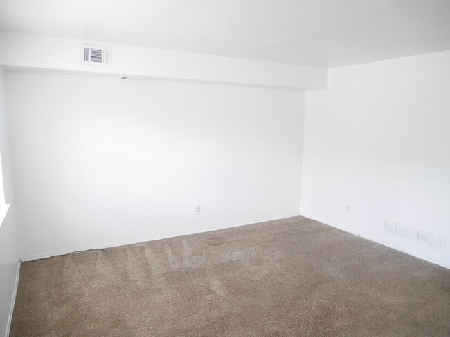 Building Photo - Charming Townhome in Elkton, MD!
