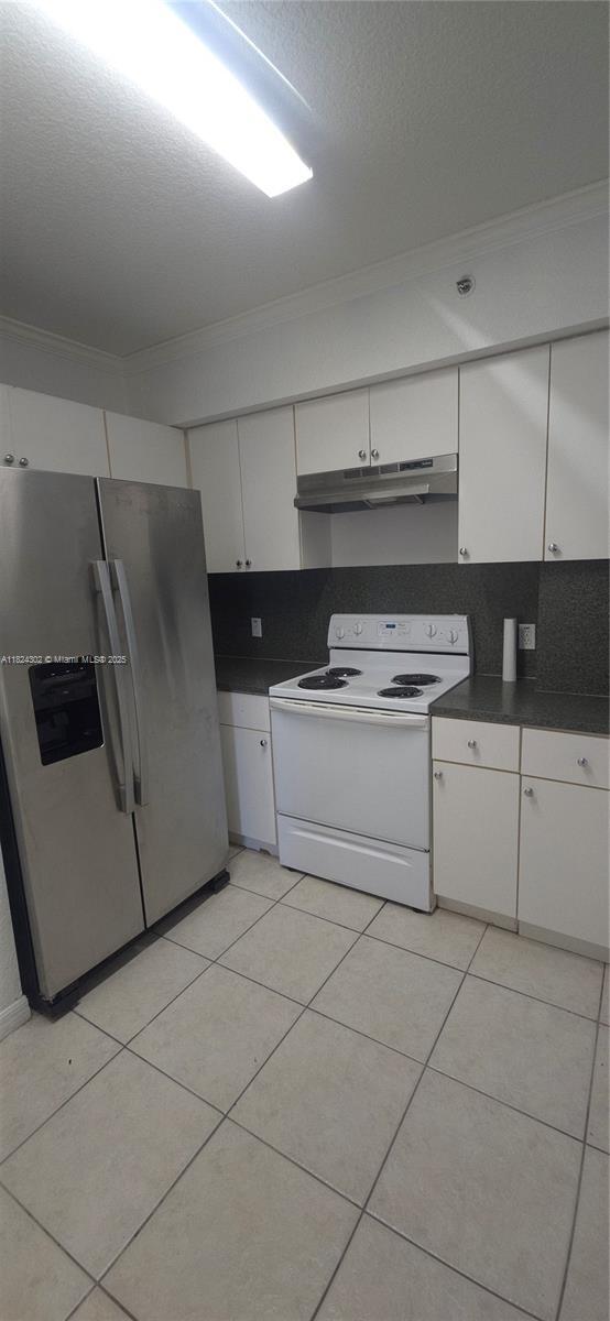 Building Photo - 9300 Fontainebleau Blvd