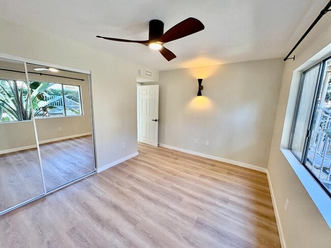 Building Photo - 6816 Hyde Park Dr