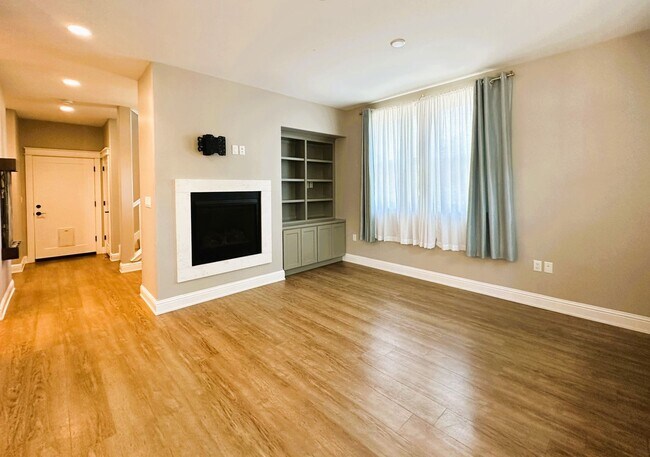 Building Photo - 1581 Cali Ln