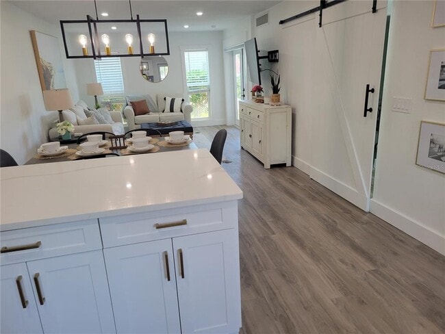 Building Photo - 7003 Sunset Way