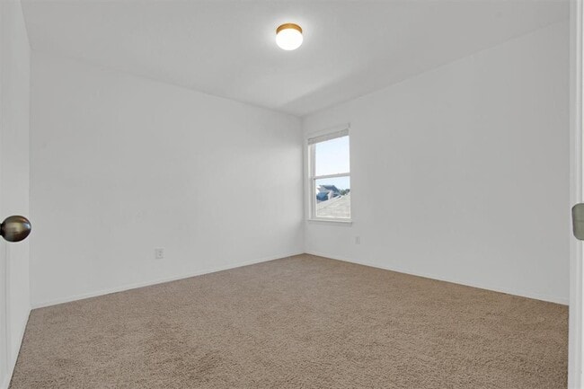 Building Photo - 283 Fabion St