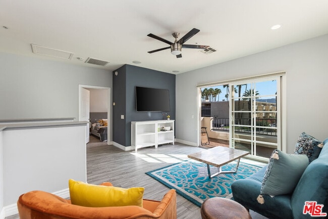 Building Photo - 546 N Indian Canyon Dr