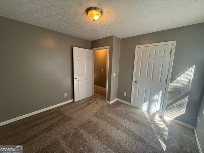 Building Photo - 13104 Fairington Ridge Cir
