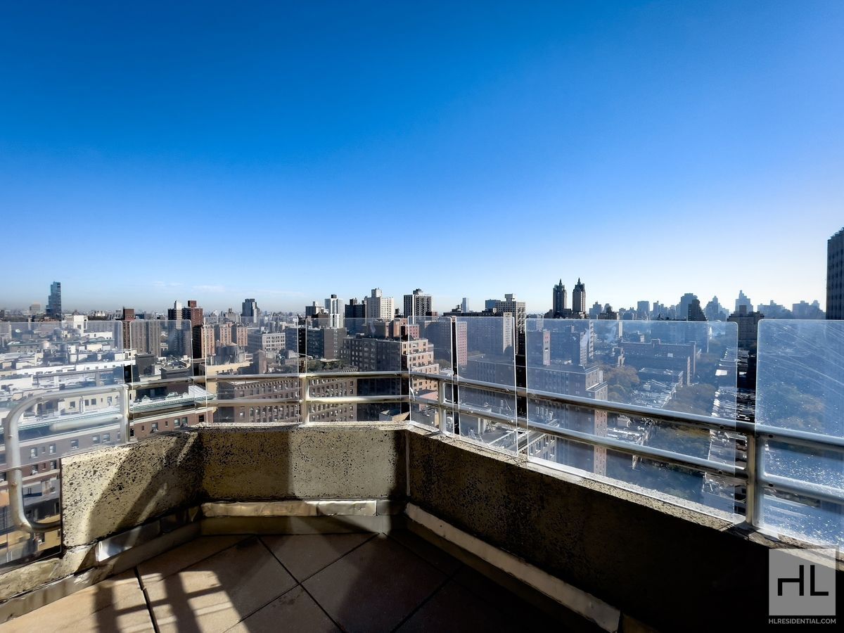 Building Photo - W 87th St
