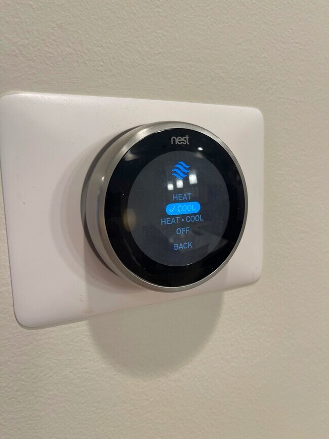 Building Photo - 2140 Wisconsin Ave NW