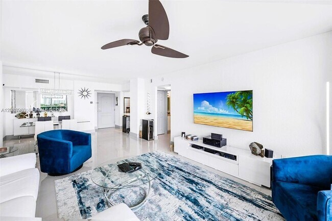 Building Photo - 3675 N Country Club Dr