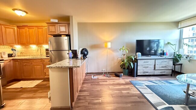 Building Photo - 4250 N Marine Dr