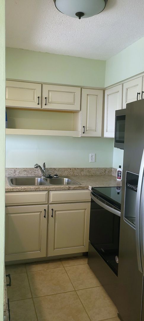 Building Photo - Amazing Community - HIDDEN GEM! Live Across Daytona Beach Inc Water, Internet & Cable (7-12 mo le...