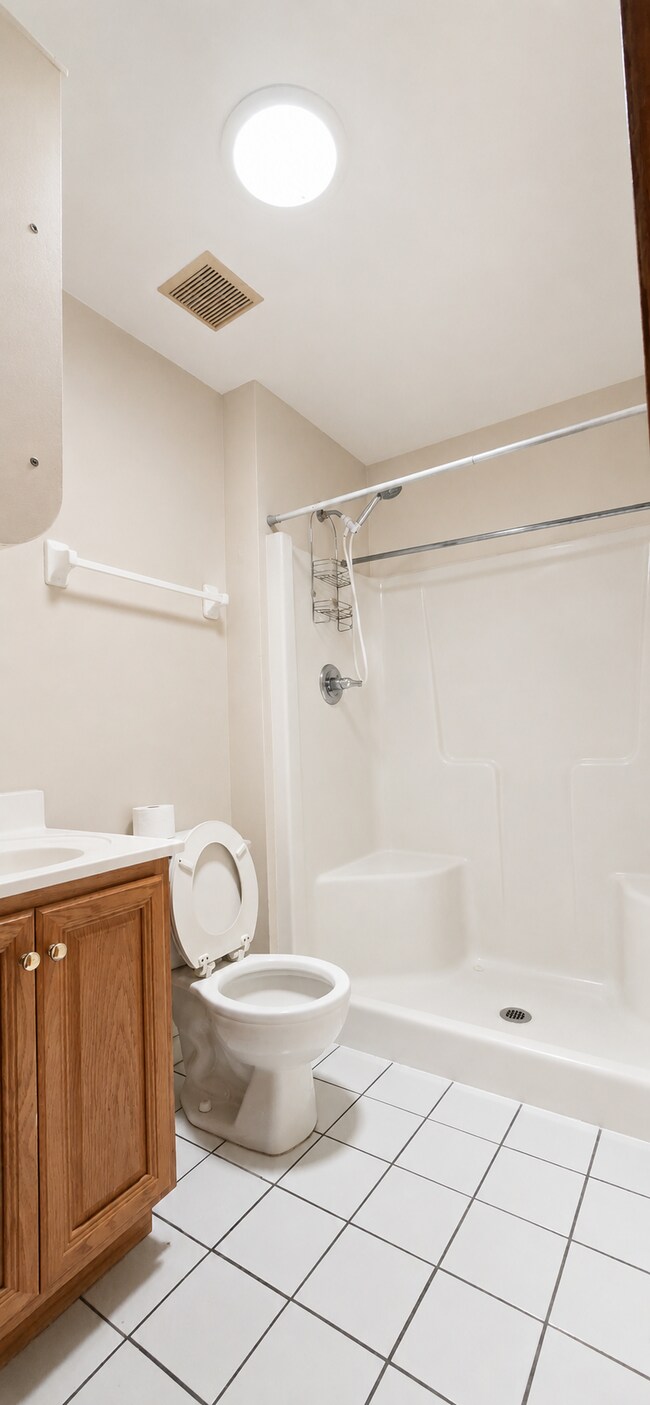 Building Photo - 1438 Thousand Roses Dr S